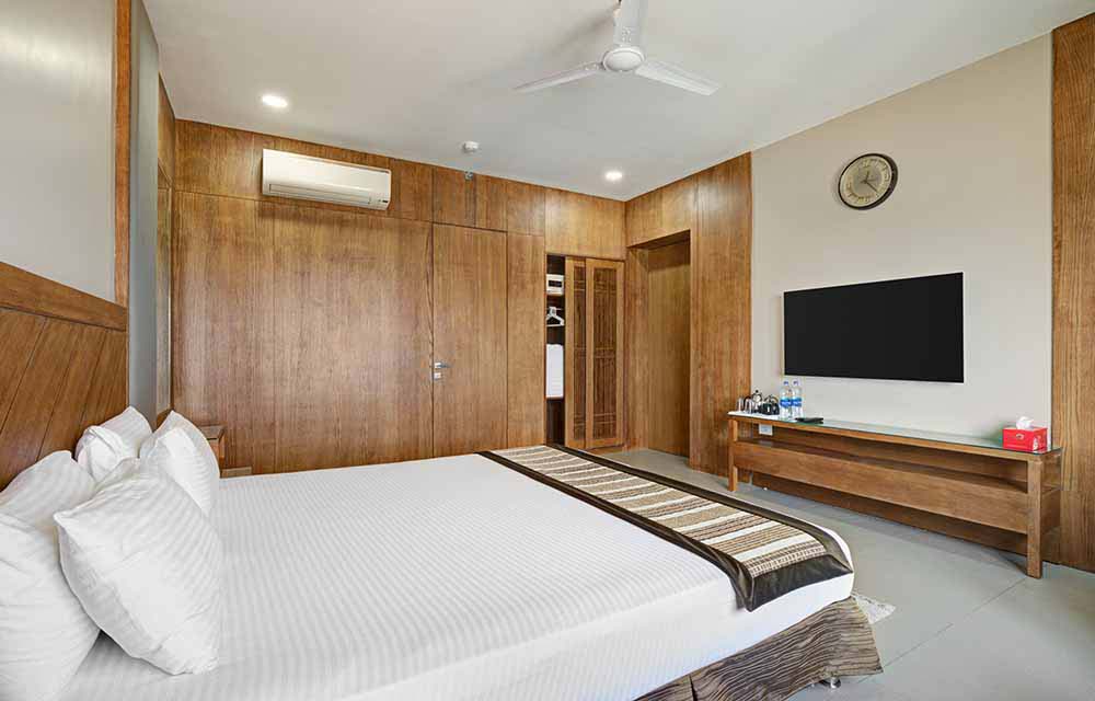 Luxury Suite | Rooms available at Srijan Seva Sadan the best affordable ...